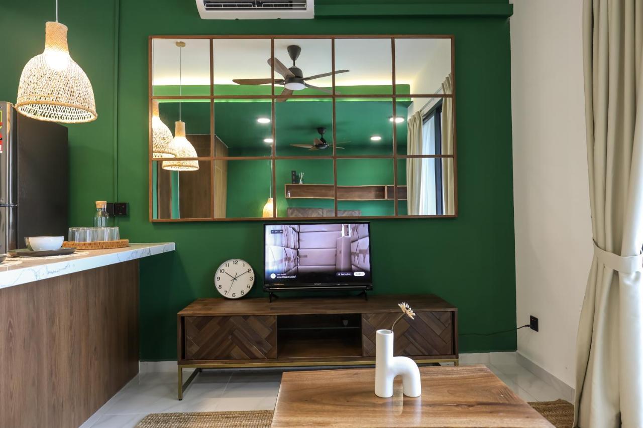 Peaceful Studio W Pool For 3 Pax - Seri Kembangan Exterior photo